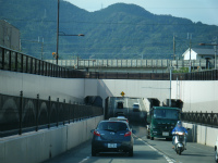 ＪＲ東海道本線をくぐる